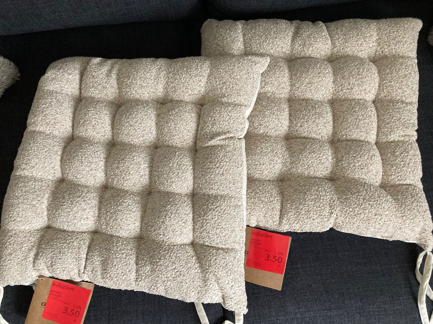 Stuhlkissen Cremeweiß 40x40x7 cm fast ganz neu! (Gebraucht) in Zürich für CHF 1.5 – mit Lieferung auf Ricardo kaufen