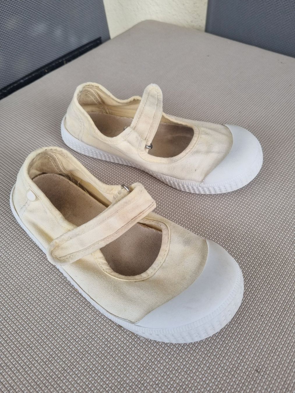 Schuhe für Mädchen: Igor Klettschuhe Gr 27 (28), Baumwolle, hellgelb – Gebraucht aus Bäch SZ von cri_87ts 3