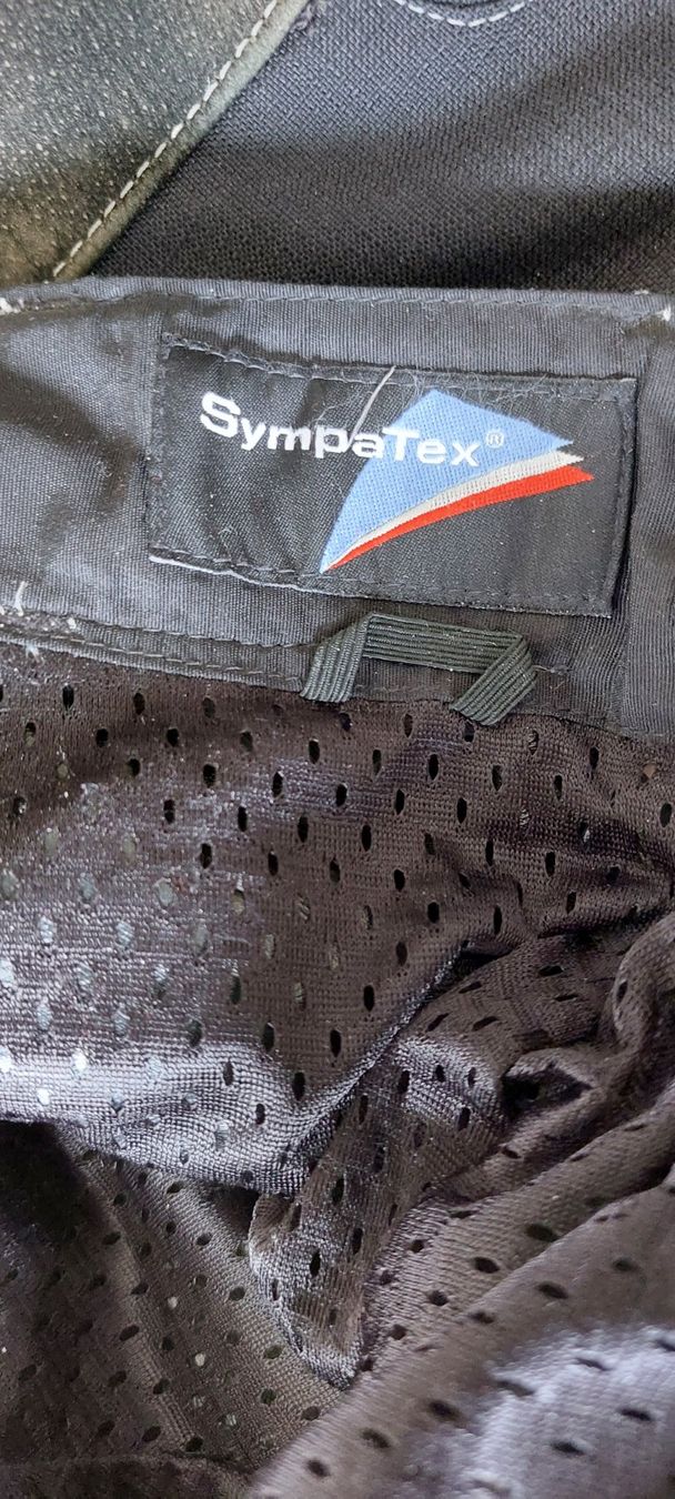 Lotti di vestiti: Motorradjacke mit Hose, Grösse XL – Usato da Amriswil venduto da Mamay0 6