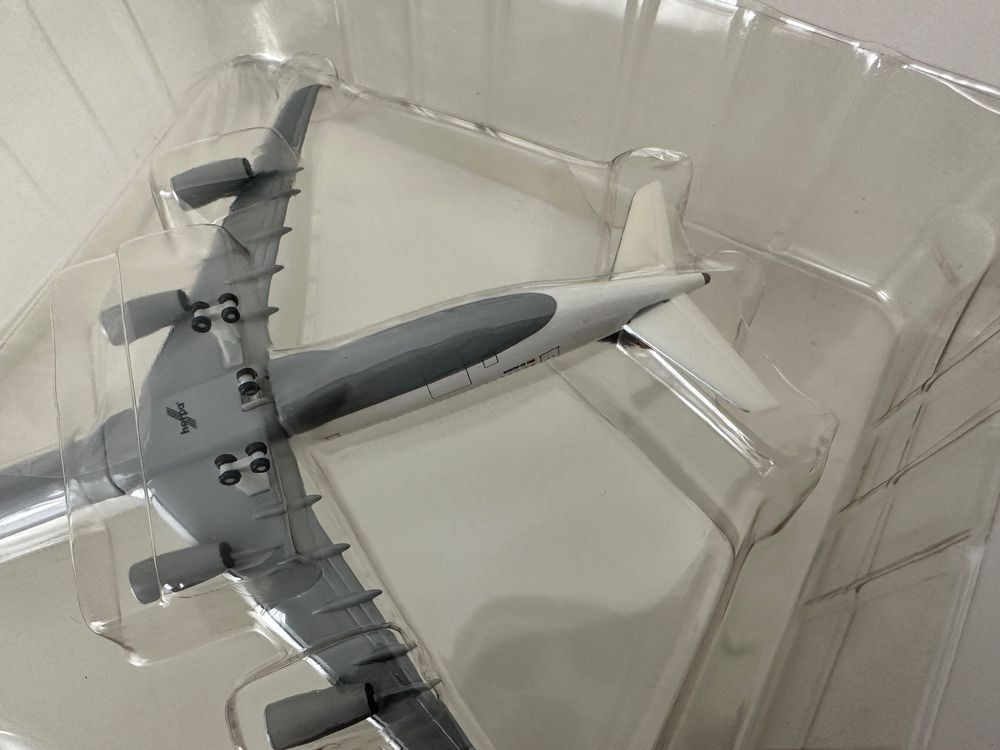 Herpa Modèle réduit Avion Lufthansa Airbus A340-600, Miniature à l'échelle 1:500, pièce de Collection, modèle d'Avion sans Socle, métal