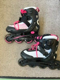 Pattini in linea & Pattini a rotelle: Inlineskates Grösse 33-36   verstellbar – Usato da Mosnang venduto da KurtHe