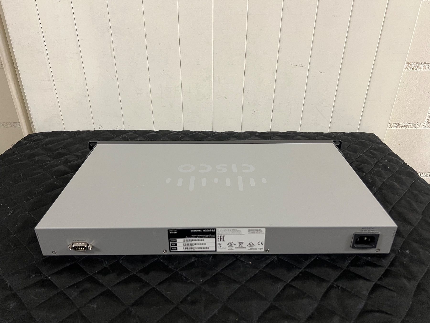 Hubs & Switches: Cisco SG300-28 – Gebraucht aus Kirchberg SG von EPGaemperle 1