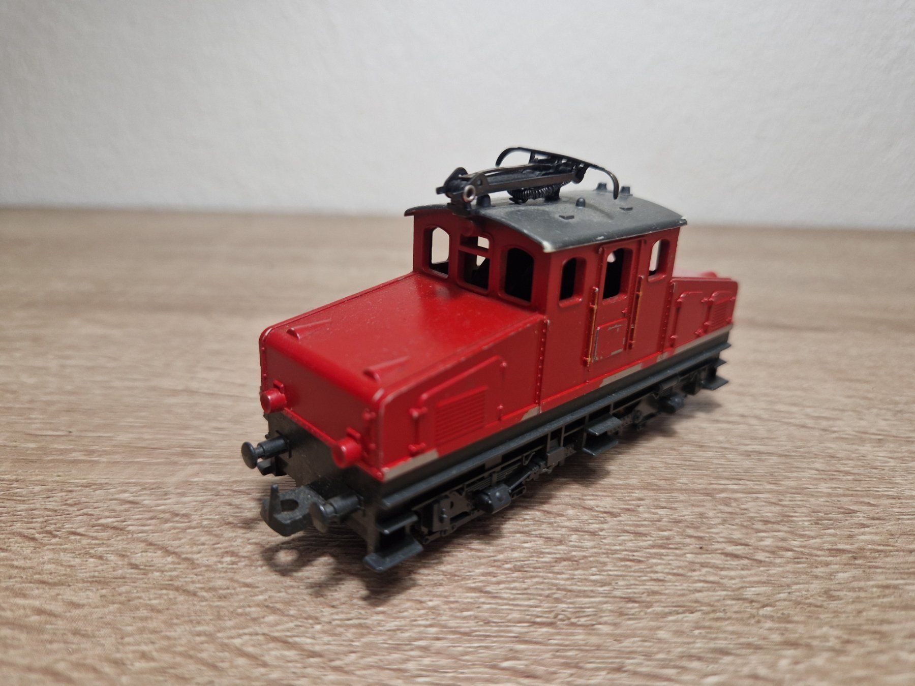 Lima Modelleisenbahnen: Lima E-Lok R2 H0 – Gebraucht aus St-Aubin-Sauges von Lo_Go 2