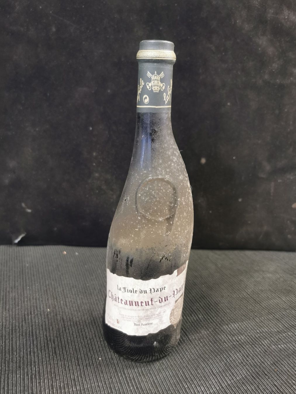 Vino: CHÂTEAUNEUF-DU-PAPE – Nuovo (secondo la descrizione) da Genève venduto da Leboucheoreilles
