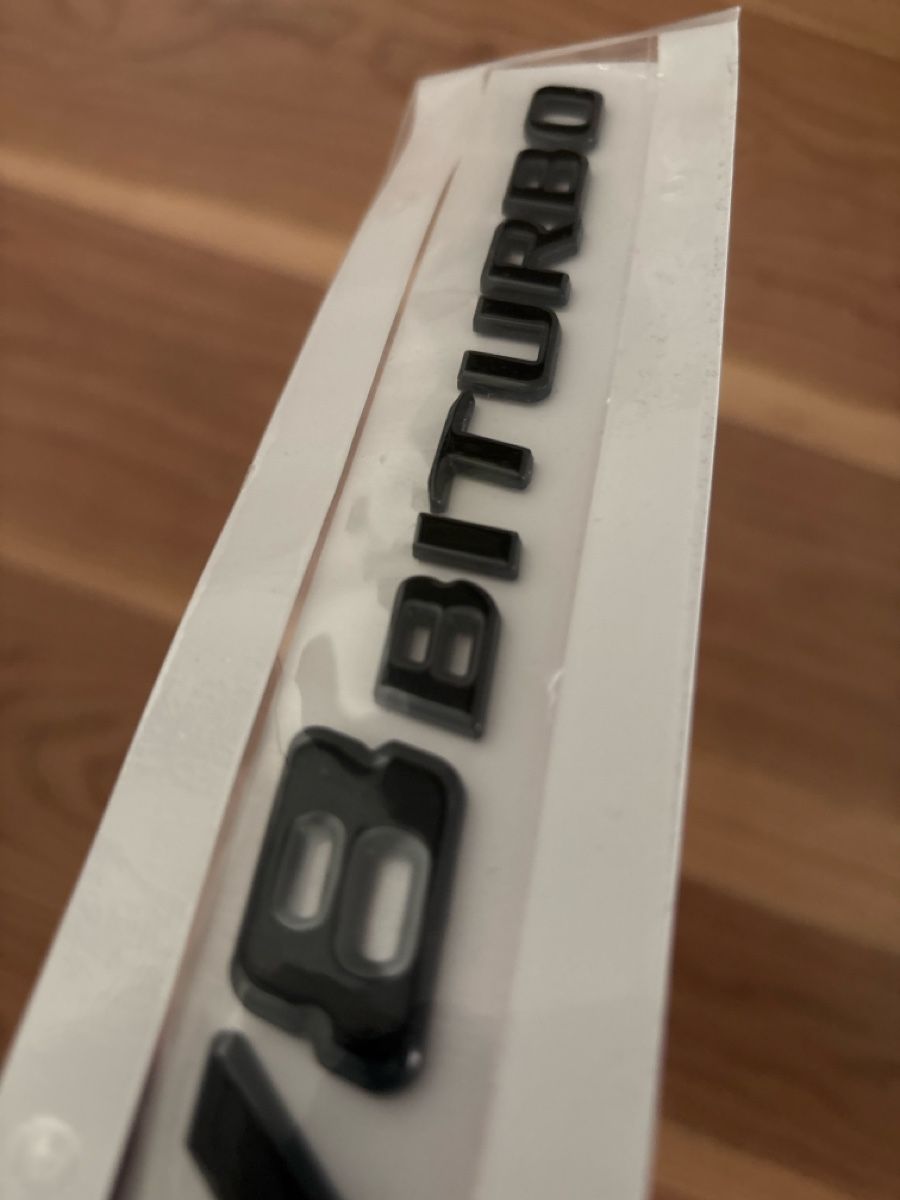 Mercedes-Benz Accessori per altri veicoli: Emblem S63 AMG schwarz glanz – Nuovo e nell'imballaggio originale da Dübendorf venduto da dor_2yvd 2