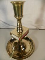 Kerzenständer mit Zündholzschachtelhalter aus Messing