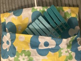 Wäscheklammer-Sack mit 12 Klammern im Blumendesign