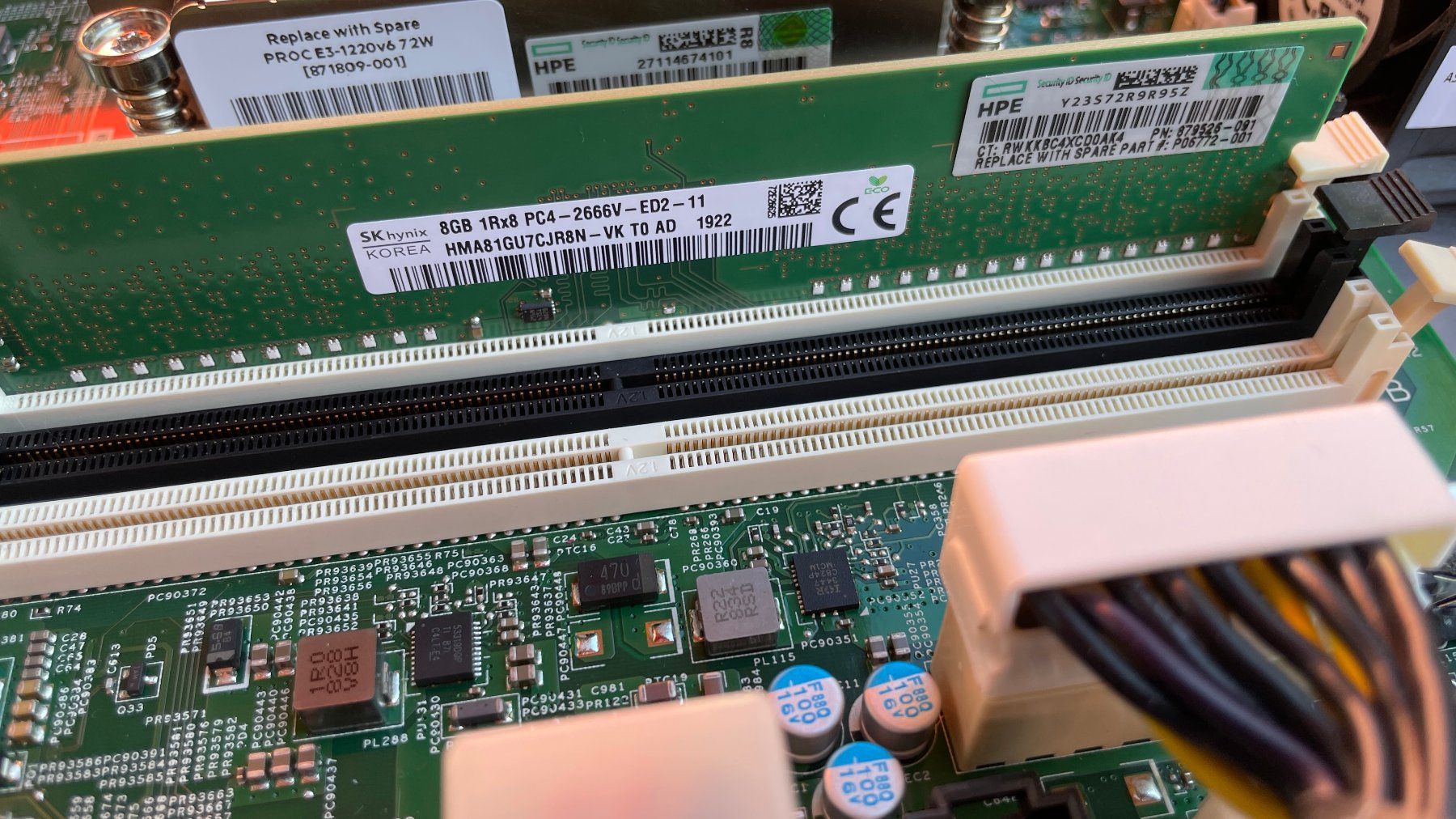 Hewlett Packard Server: HP ProLiant DL20 Gen9 Server - NEU! - Nummer Intern S2 – Nuovo (secondo la descrizione) da Glattfelden venduto da cybermaxx 4
