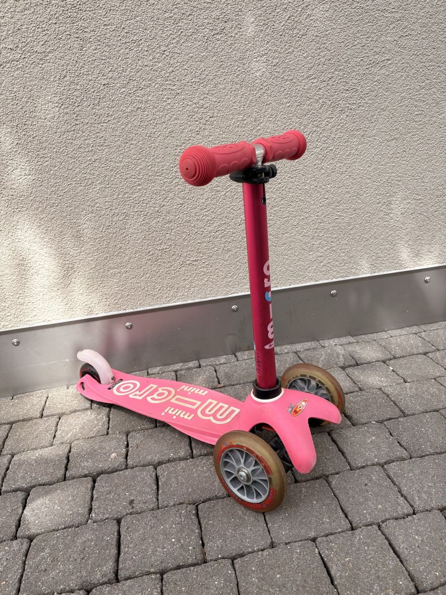 Micro Kickboard: Mini Micro Roller Deluxe Pink, gut erhalten, mit Sitz – Usato da Affoltern am Albis venduto da sueessma 2
