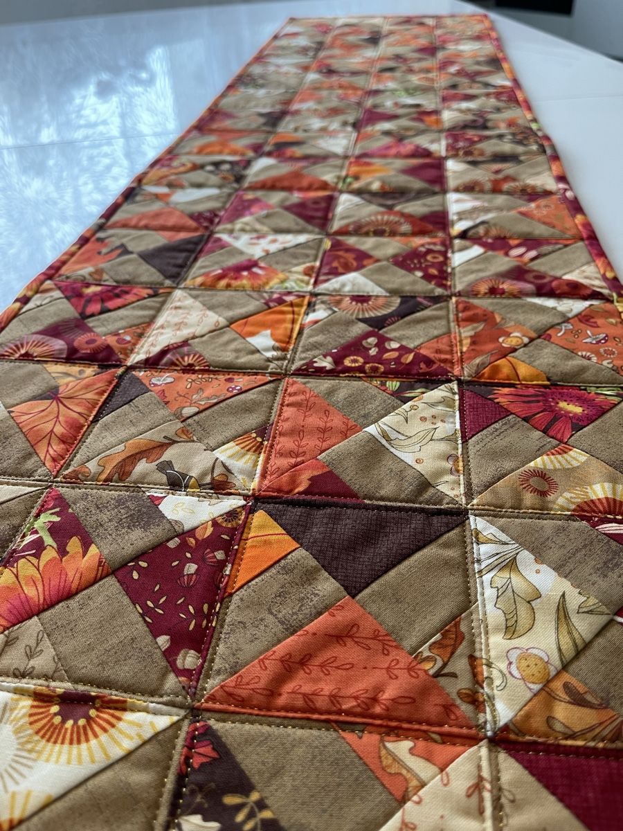 Tutte le decorazioni: Chemin de table automnale patchwork  – Nuovo e nell'imballaggio originale da La Chaux-de-Fonds venduto da NathalieM07 3
