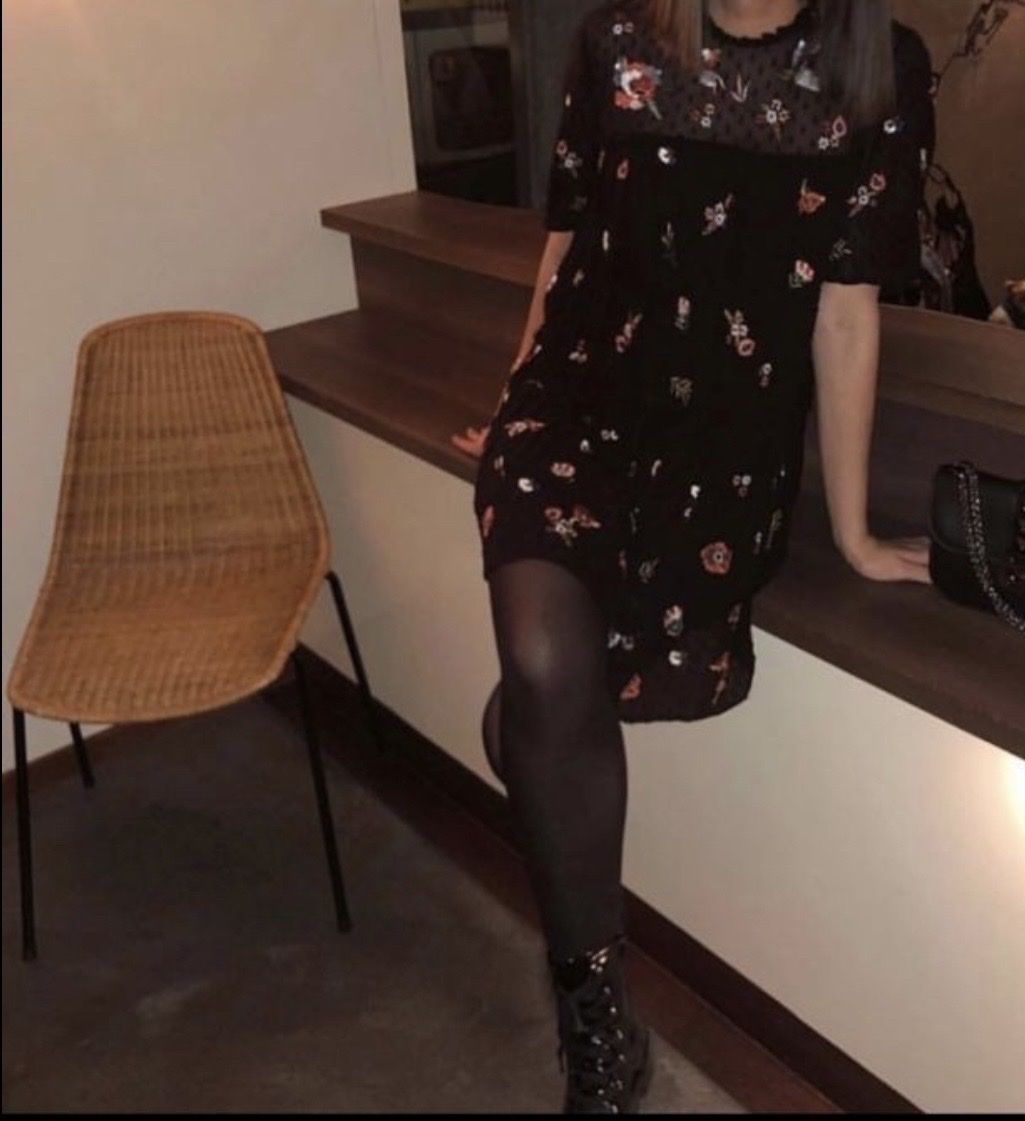 Vestiti: Black Floral Mini Dress - Size Small – Usato da Bazenheid venduto da hat_96 2