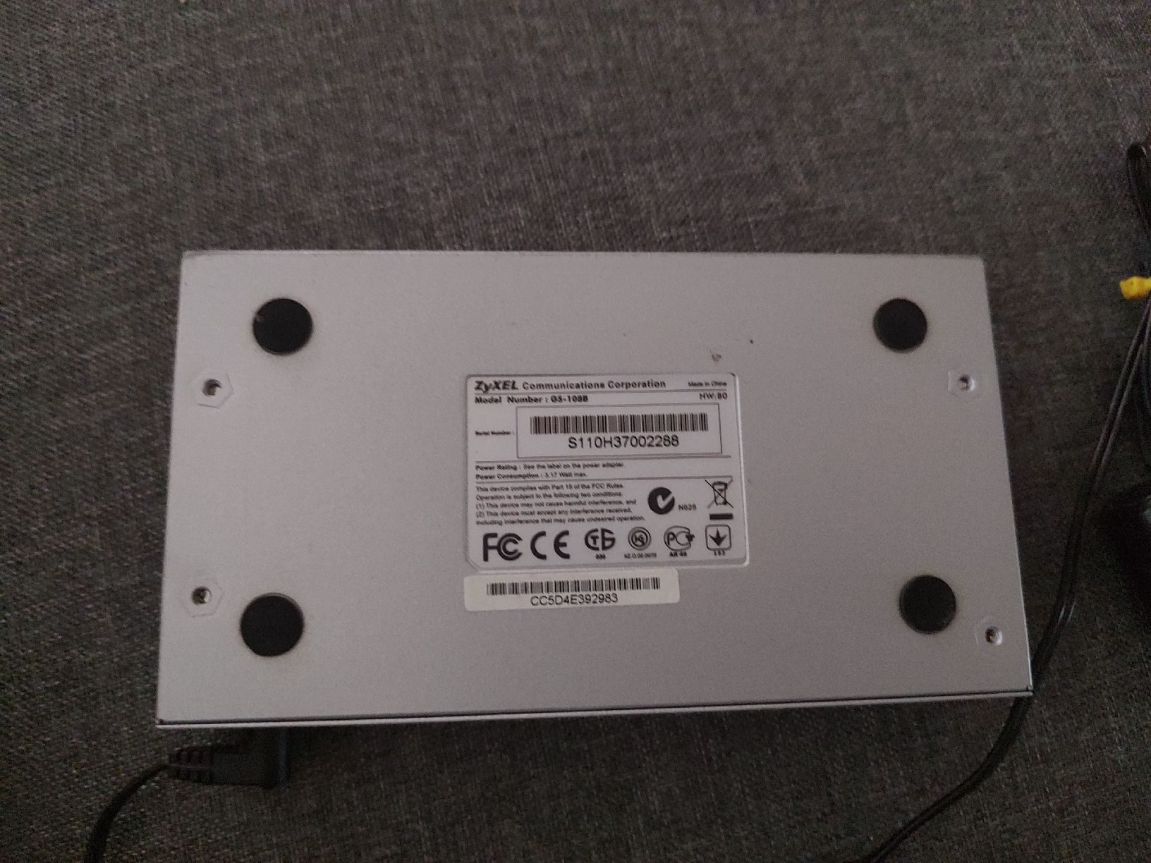 Zyxel Modems & Router: Switch di rete Zyxel 8 porte, usato – Gebraucht aus Monte Carasso von Buttefly 2