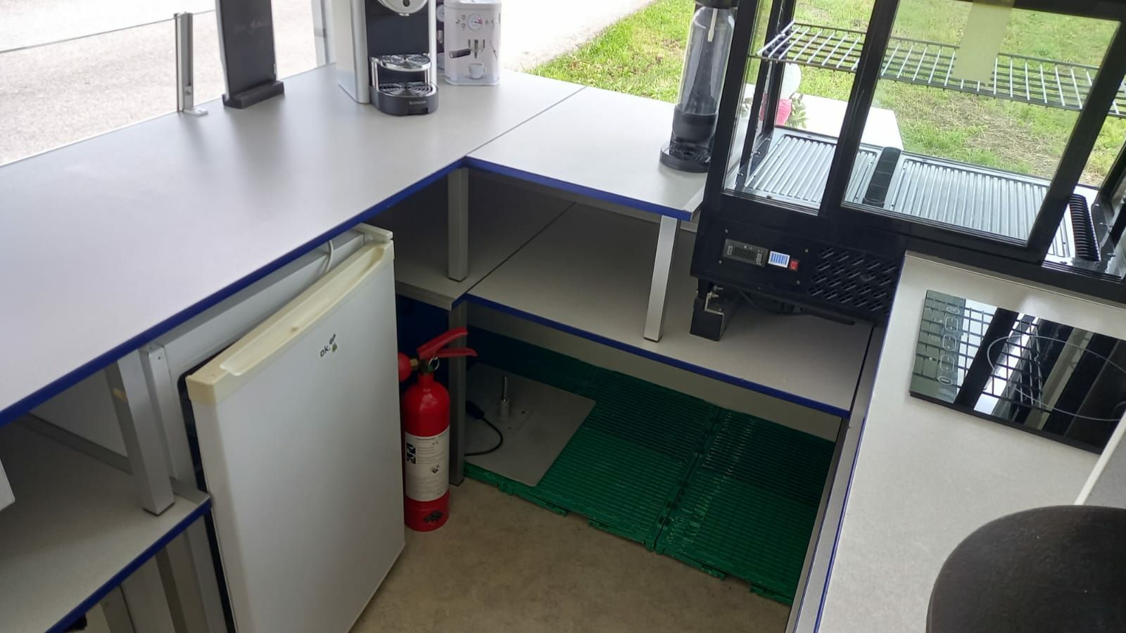 Rimorchi: Foodtruck – Usato da Zollikofen venduto da reuteri06 4