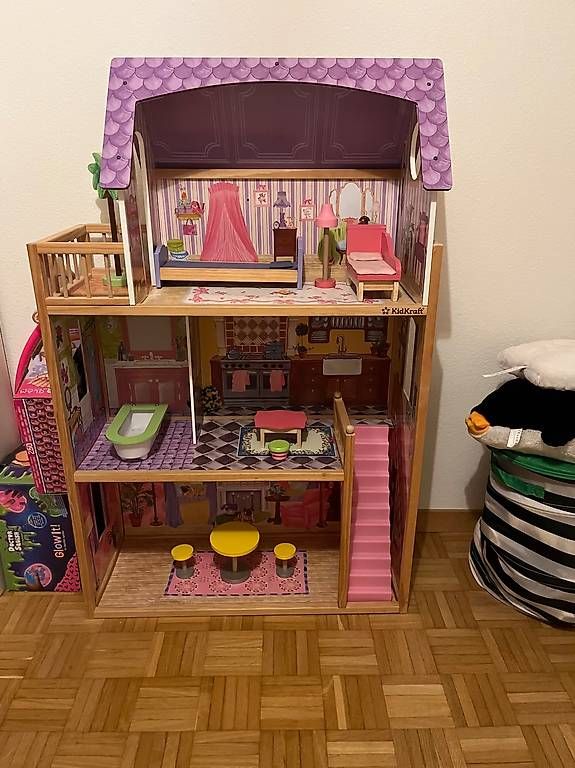 Case e mobili per bambole: Maison de poupée en bois, KidKraft – Usato da St-Sulpice VD venduto da VanessaG0102 2