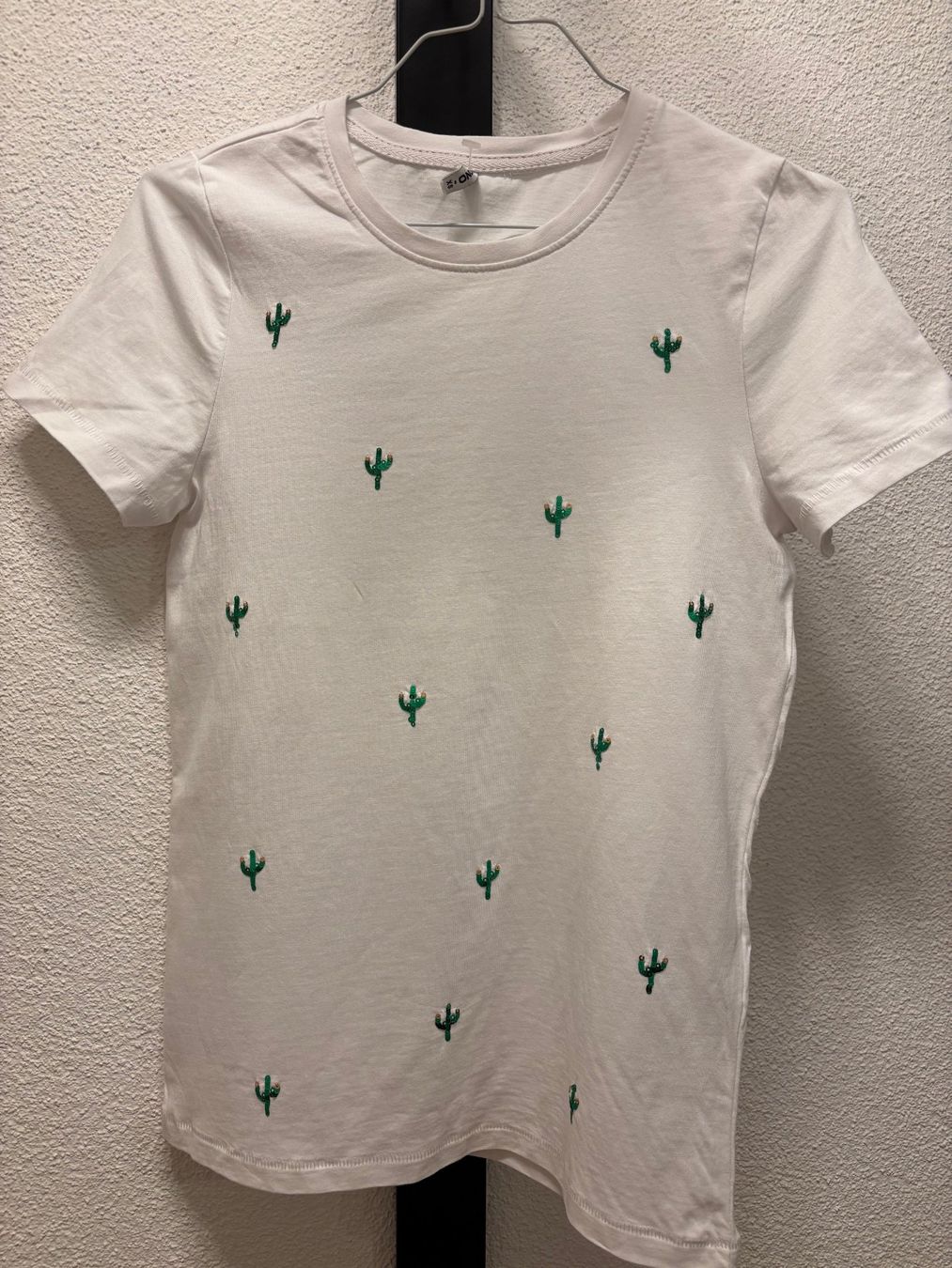 Only T-Shirts: Kaktus T-Shirt Only – Neu und originalverpackt aus Stallikon von ulv_k7jj 1