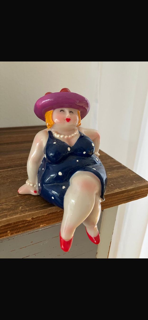 Statuette: Kantenhocker dicke Dame Molly. 2 Stück – Usato da Allenwinden venduto da Obalu 1