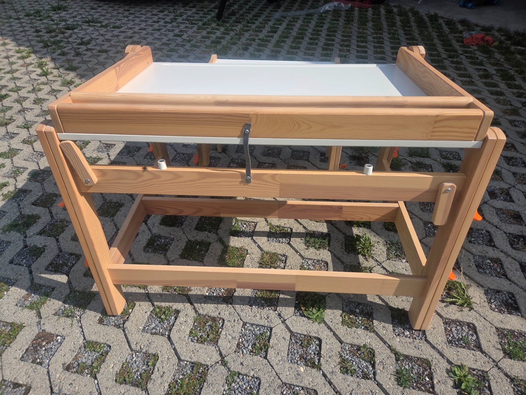 Ikea Schreibtische: Kinderschreibtisch mit Sitzbank – Gebraucht aus Brienz BE von Bopp77 1
