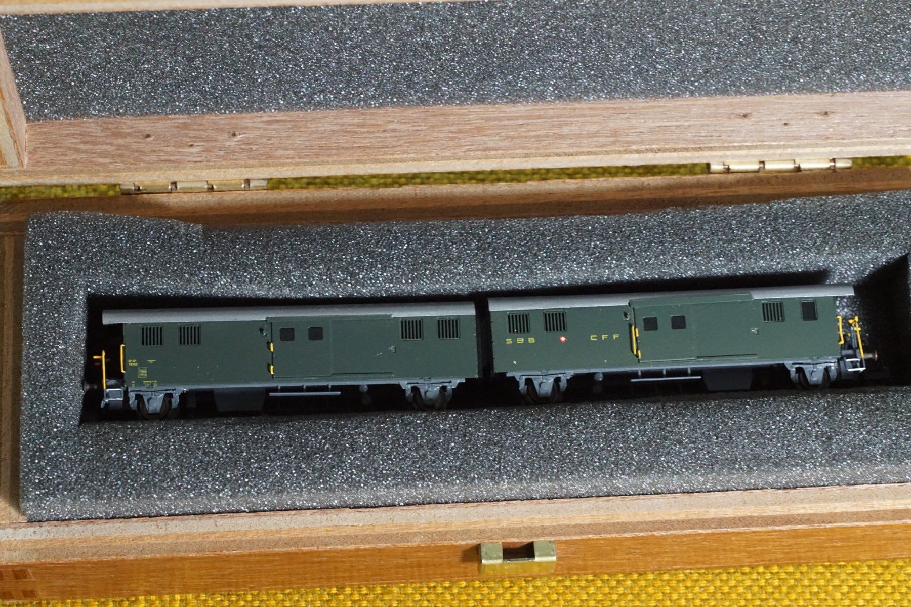 Modellini di ferrovie: SBB D²D² Doppel-Gepäckwagen Spur N – Usato da Gränichen venduto da iknow 1