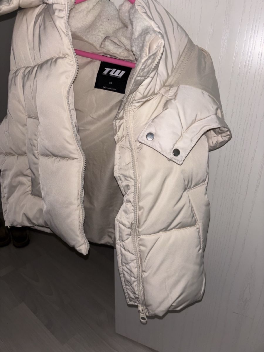 Gilet & Giacche senza maniche: Beiges Gilet/Weste – Usato da Fislisbach venduto da secondhandF