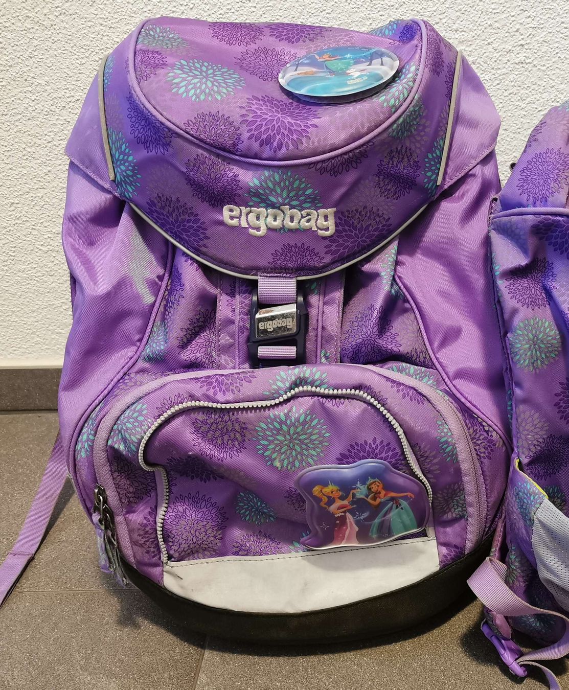 Ergobag Kindertaschen: Ergobag Schultasche lila Blumenmuster – Gebraucht aus Richenthal von Angel_28