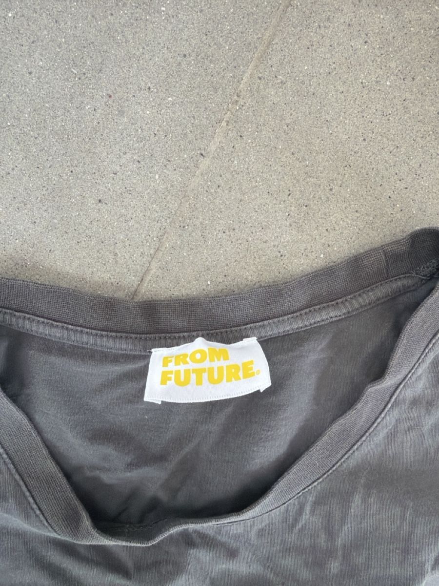 T-shirt: T-Shirt von FromFuture – Nuovo (secondo la descrizione) da Kilchberg ZH venduto da val_kln9 1