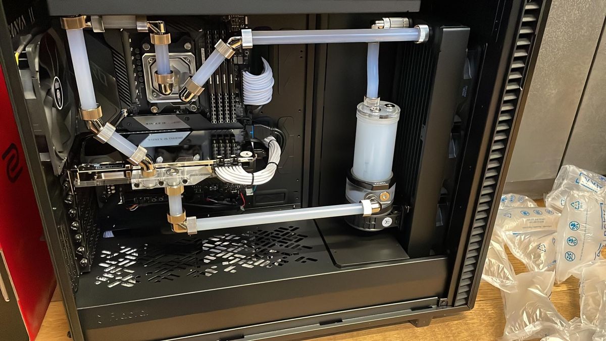 PC: High-End Gaming PC Wassergekühlt! – Nuovo (secondo la descrizione) da Büron venduto da Lorenz87