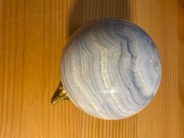 Erlesene blaue Spitzenachat-Kugel (Durchmesser: 5 cm)