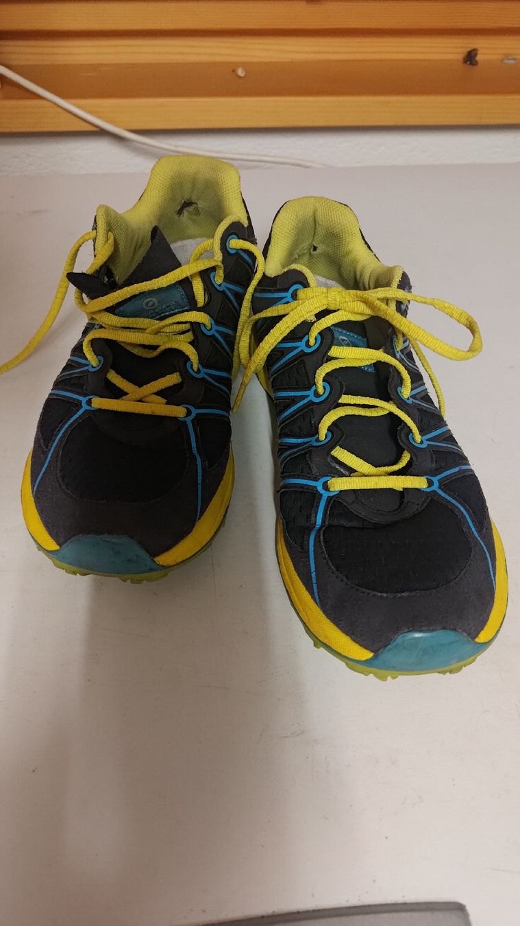 Scarpa Scarpe da uomo: Schuhe Running Scarpa 41 – Usato da Poschiavo venduto da Linuzzo80