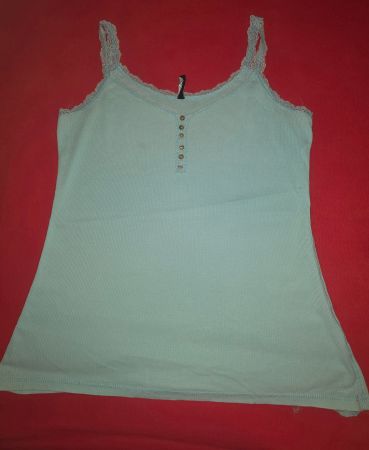 Sommertop hellblau mit Spitze, Grösse L, neuwertig