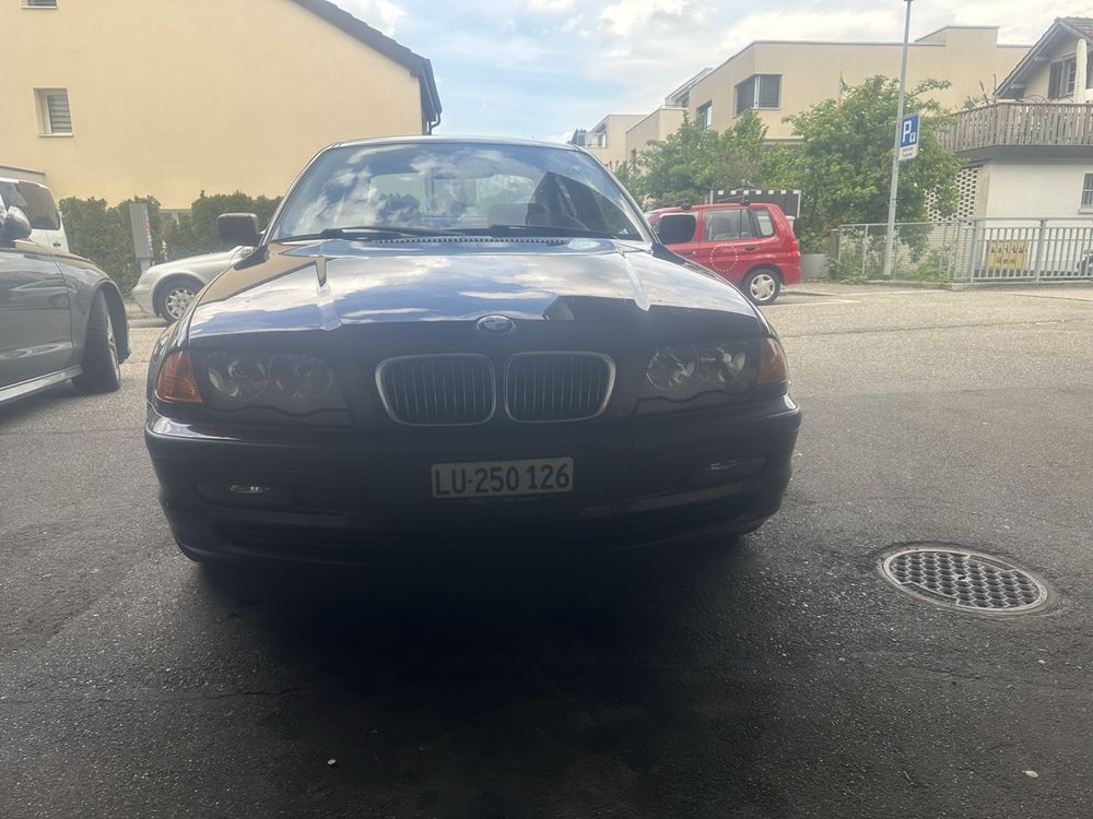 BMW 320i