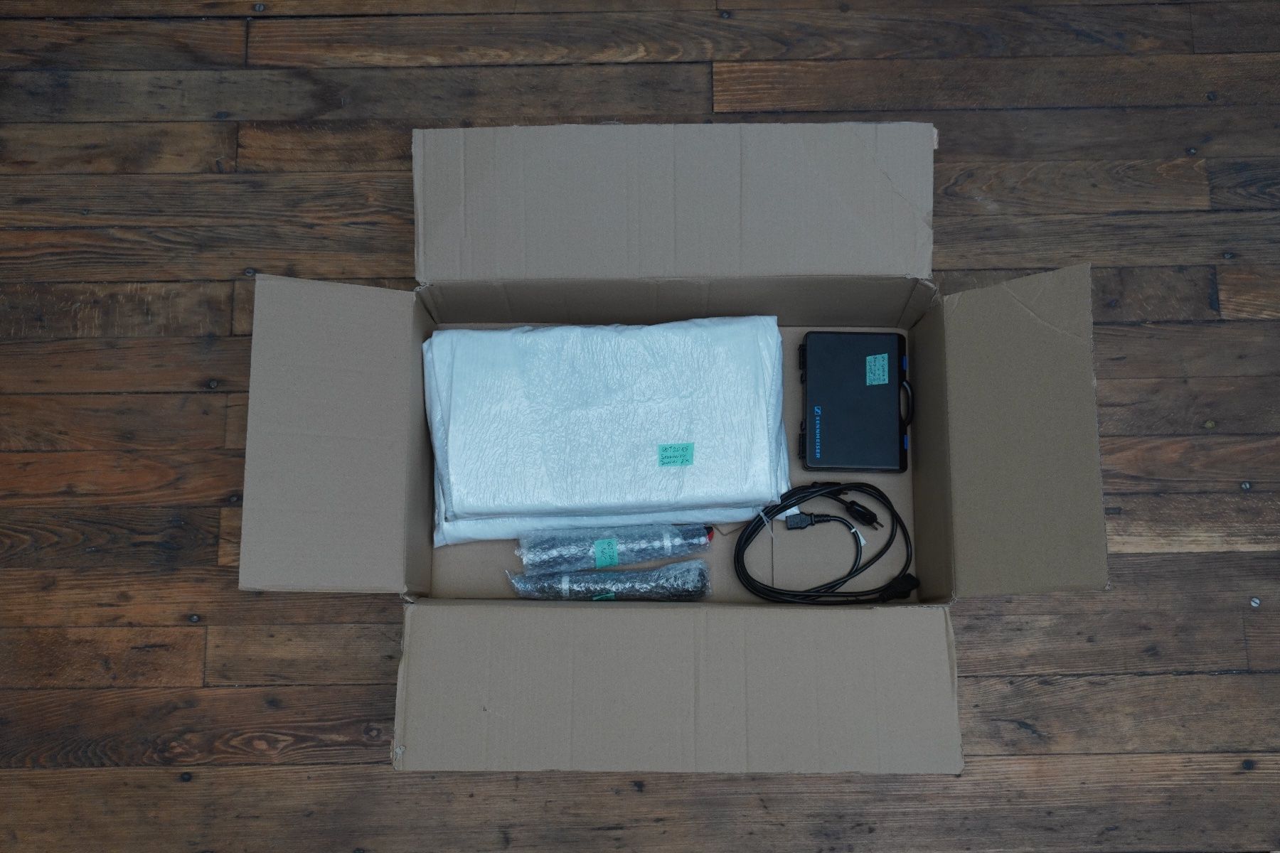 Microfoni: SET Sennheiser: Receiver, Microphone, Bodypack Transmitter – Usato da Zürich venduto da reMaterial 7