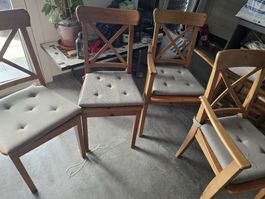 4 chaises en bois assises grises bon état