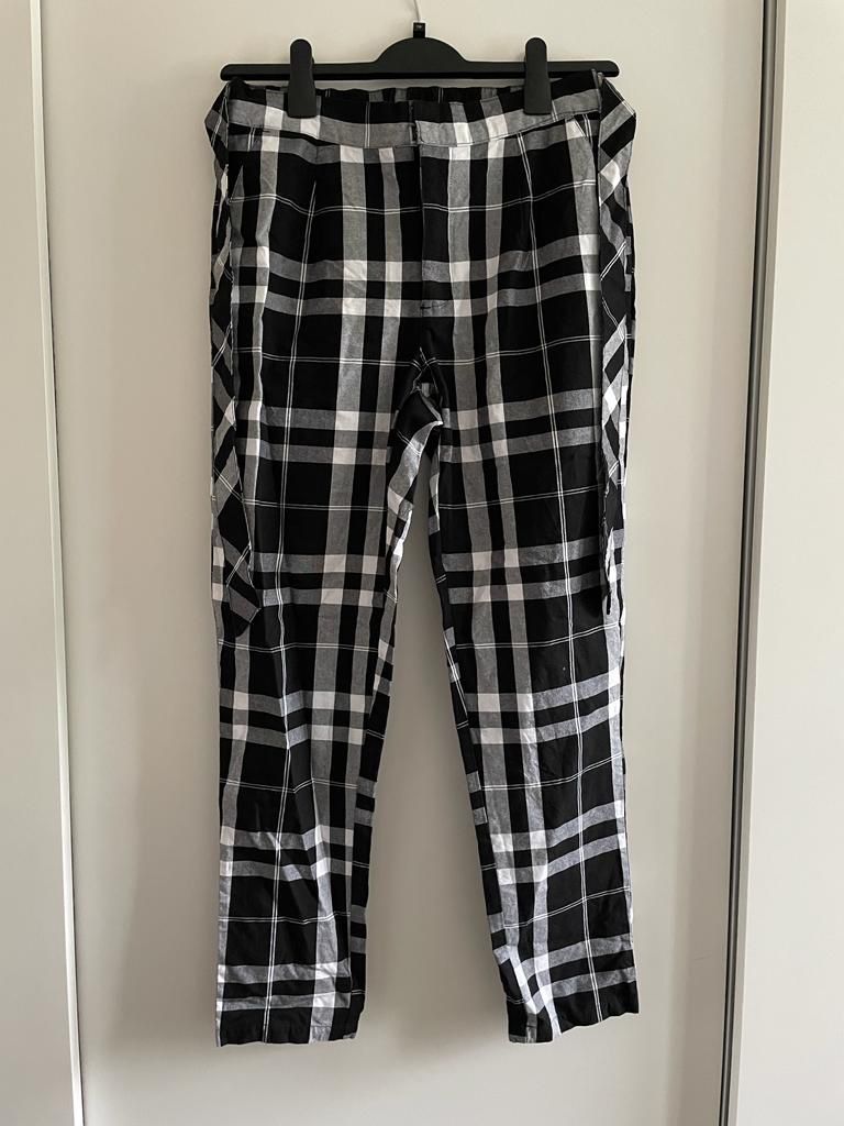 Pantaloni: Pantalon noir et blanc – Usato da Sion venduto da edelweissse