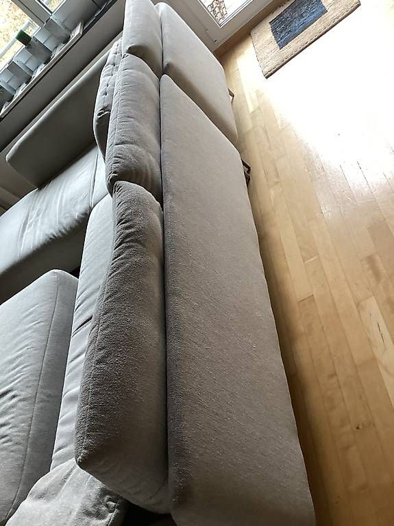Sofas: Sofa, super bequem, mit großem Hocker – Gebraucht aus Dättlikon von poppa911 4