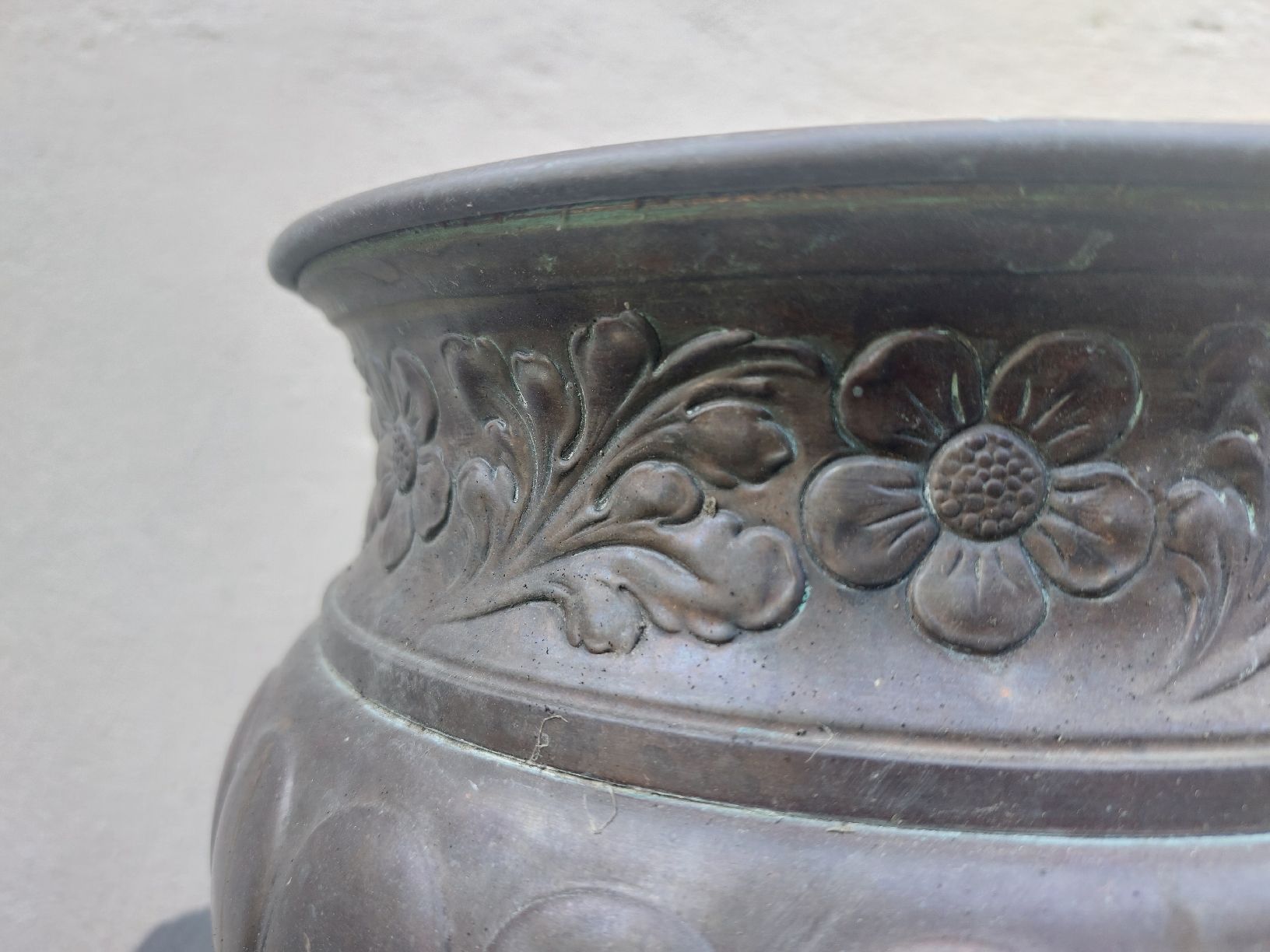Vasi per fiori: Topf mit Blumenmuster  – Usato da Wetzikon ZH venduto da LTFKL5 1