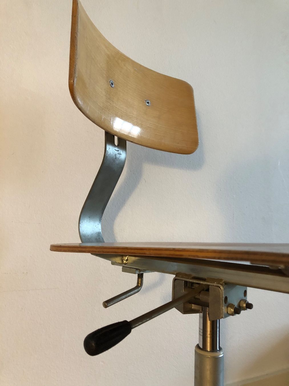 Sedie: Schulstuhl – Usato da Basel venduto da LukasLiederer 3