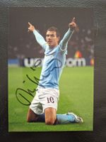 Edin Dzeko signiertes Foto, ManCity Autogramm pers getroffen