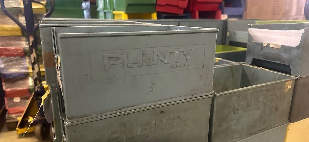 Contenitori & Simili: 107 Stk gebrauchte Sichtlagerboxen Kunststoffboxen – Usato da Necker venduto da liq24 1