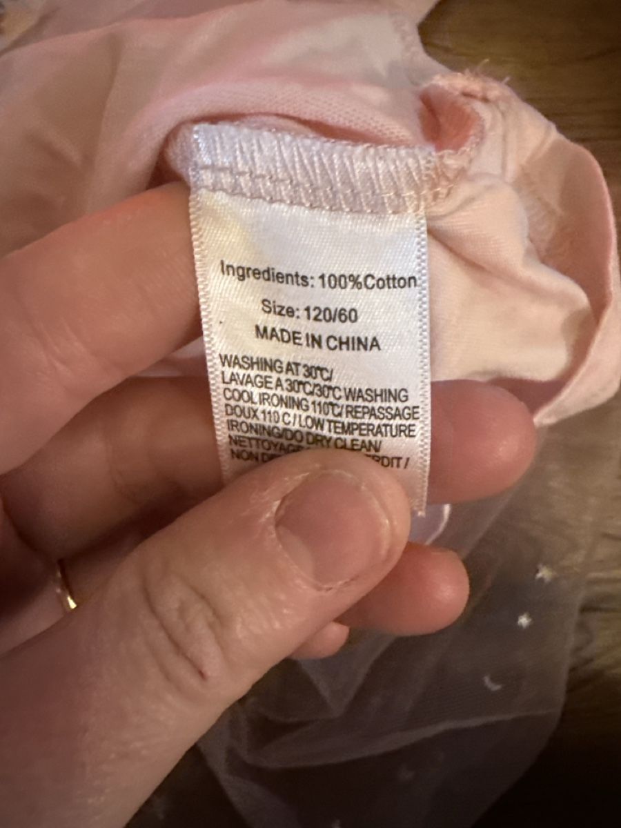 Vestiti & Gonne: Süsses Mädchen Kleid mit Tüll, Grösse 110/116 – Usato da Stampa venduto da Aspirina90 1