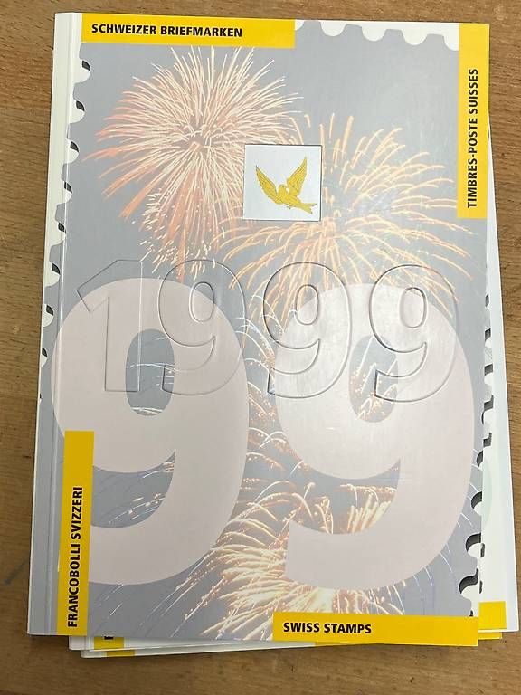 Tutti i francobolli: Heft Schweizer Briefmarken 1996 bis 2000 – Usato da Uetikon am See venduto da kun_6knp 3