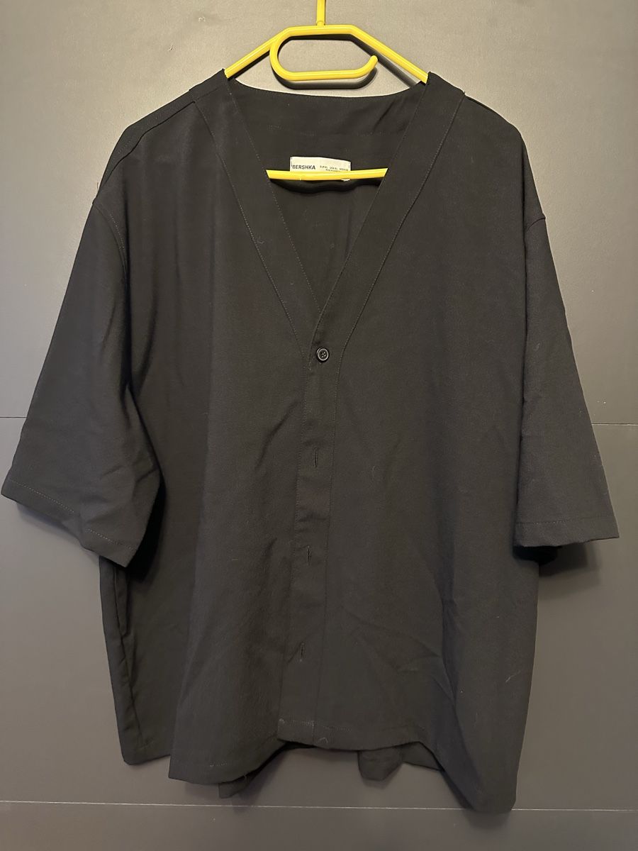 Camicie: Schwarzes Bershka Oberteil XL – Usato da Däniken SO venduto da lau_75z8
