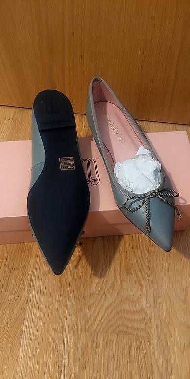 Scarpe da donna: Ballerines en cuir couleur gris taille 37 – Usato da Courgevaux venduto da Eelena 1