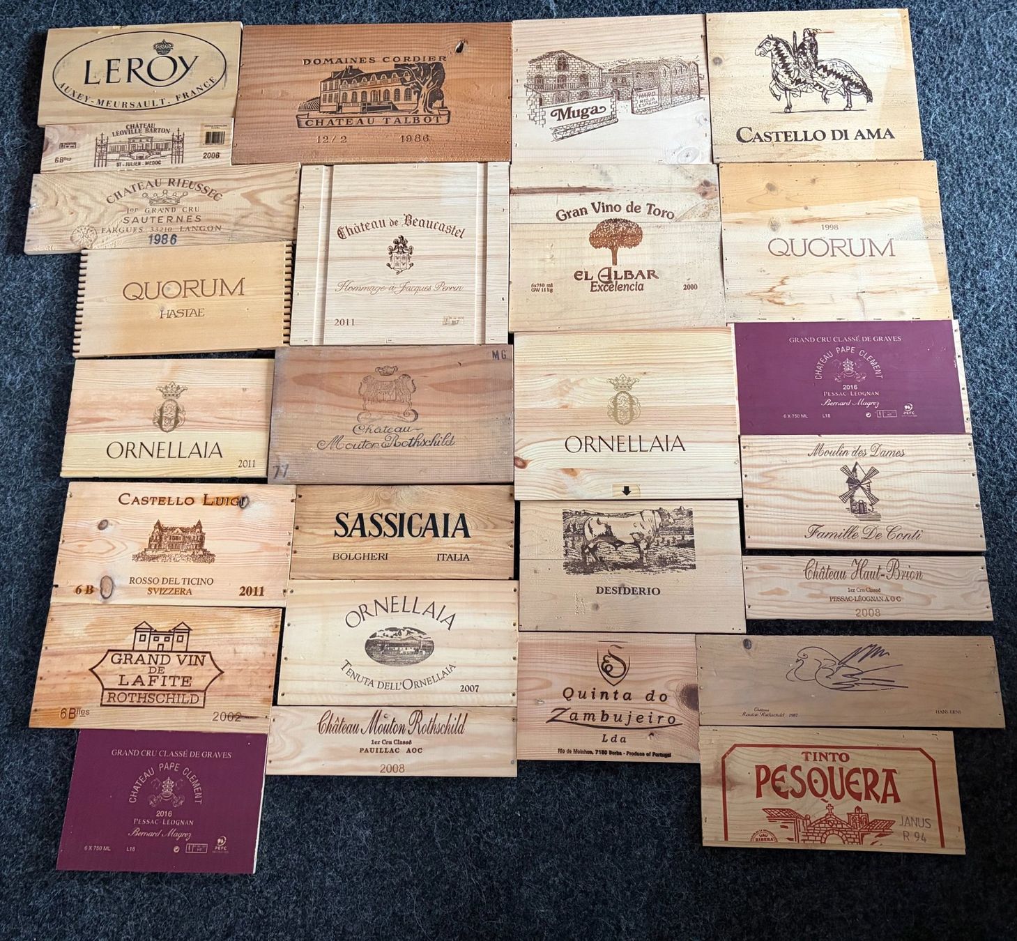 Articoli in legno: 26 Weinkisten-Holzbrettli – Usato da Brunnen venduto da Artemis53