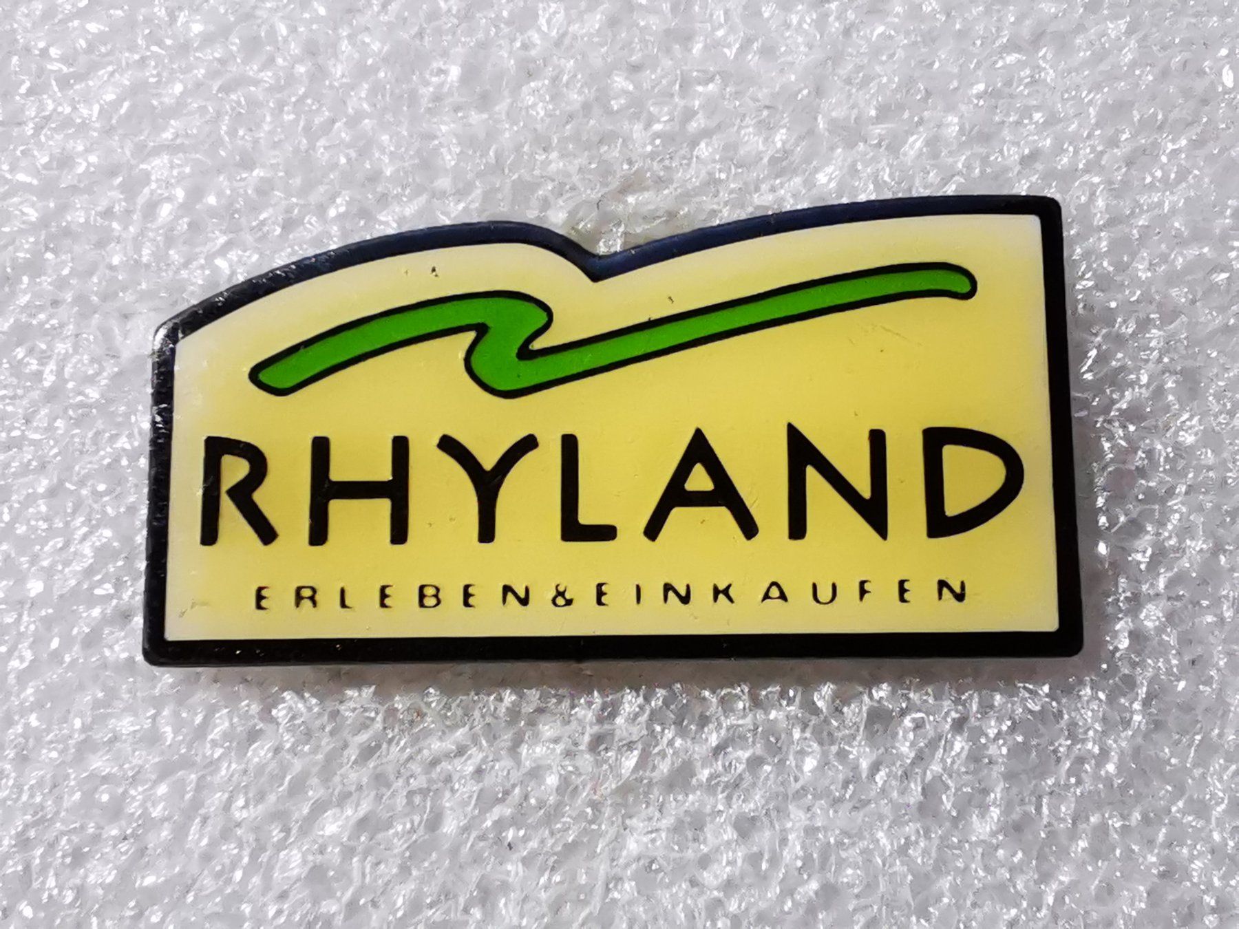 Plaketten & Abzeichen: Ansteckpin 33: Rhyland – Gebraucht aus Oppligen von Pin-Fall-Shop