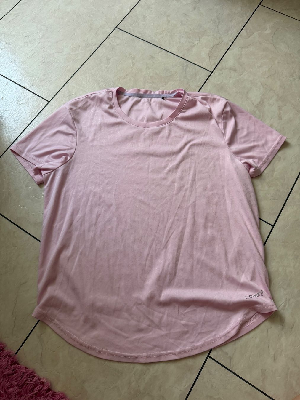 T-shirts: pinkes Sport T-Shirt – D'occasion à Uetikon am See par m1384