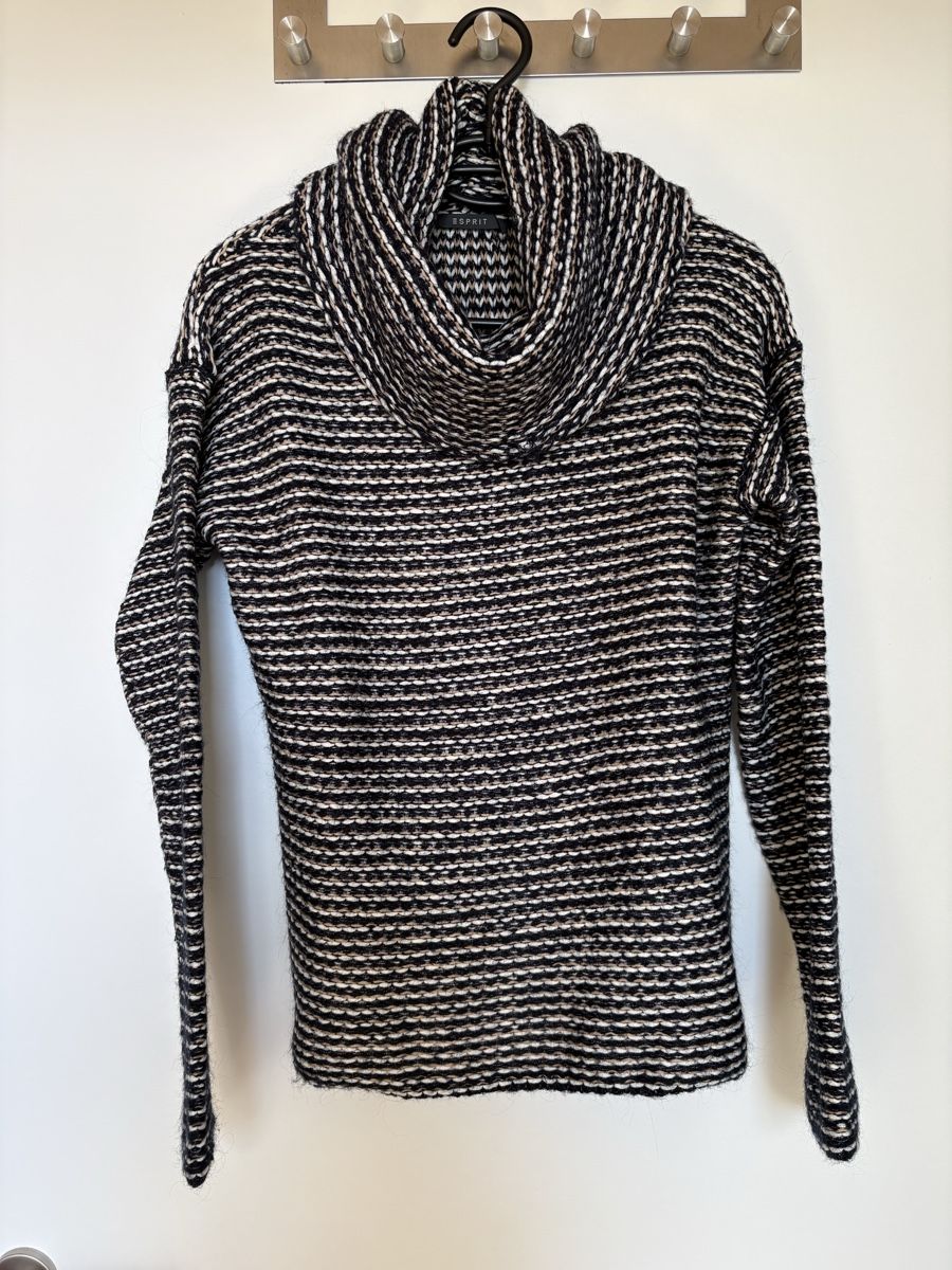 Esprit Pullover & Sweatshirts: Pullover von Esprit – Gebraucht aus Luchsingen von NEgli01
