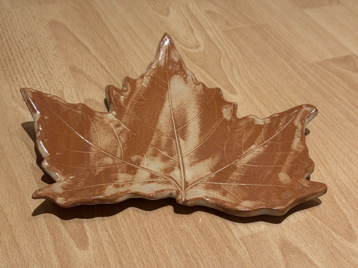 Toutes les décorations: Keramik Schale Blatt Form  – D'occasion à Widnau par kustercarmen 7