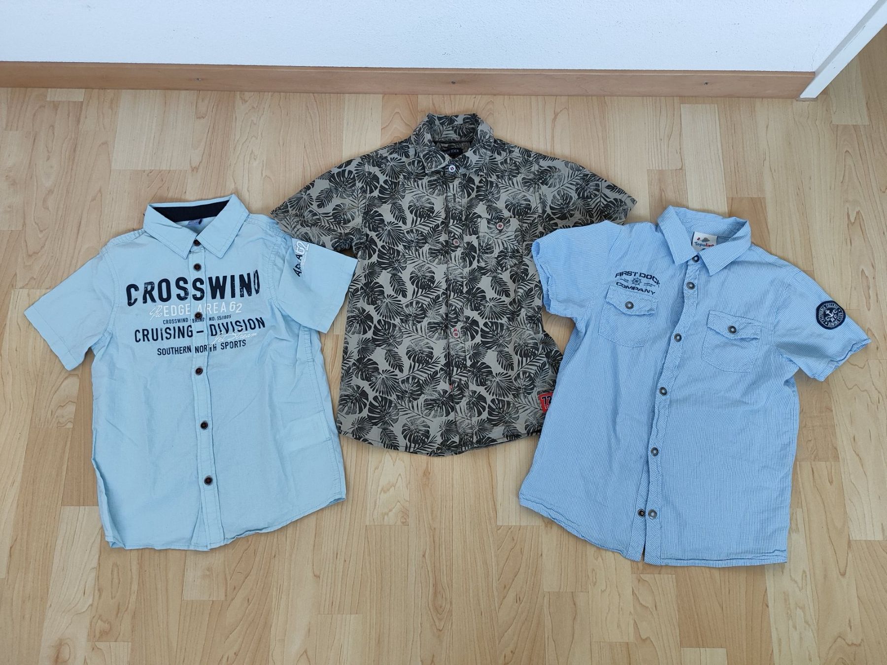 Camicie, T-shirt & Polo: 3 schöne Sommer Hemde Junge Gr. 128 – Usato da Seon venduto da Mandes1