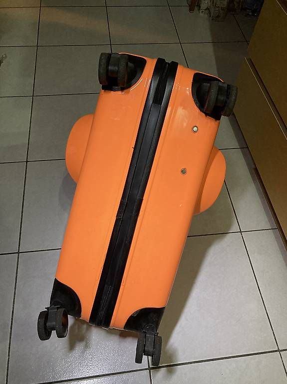 Valigie: Für den Urlaub: Reisekoffer / Kindersitz / Transporter – Usato da Basel venduto da Ricardo_X 4