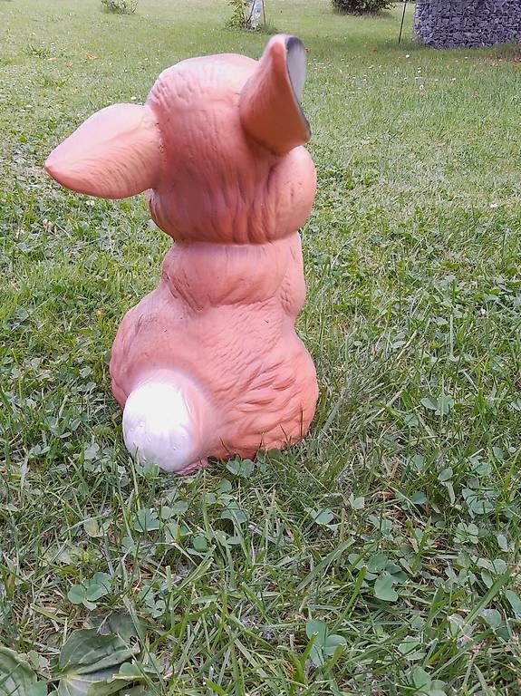 Statuette: Lapin gros yeux....ht. 33 cm – Nuovo (secondo la descrizione) da courtételle venduto da capsule05 2